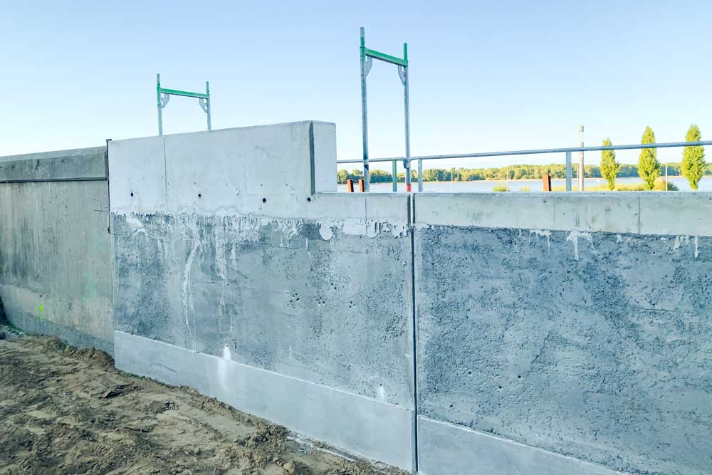 Hochwasserschutzwand in Wedel - Bauwerkinstandsetzung
